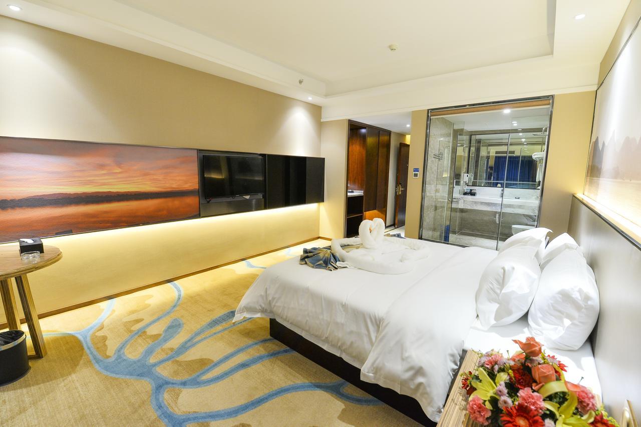 Manhatton Hotel Guilin North Railway Station Bagian luar foto