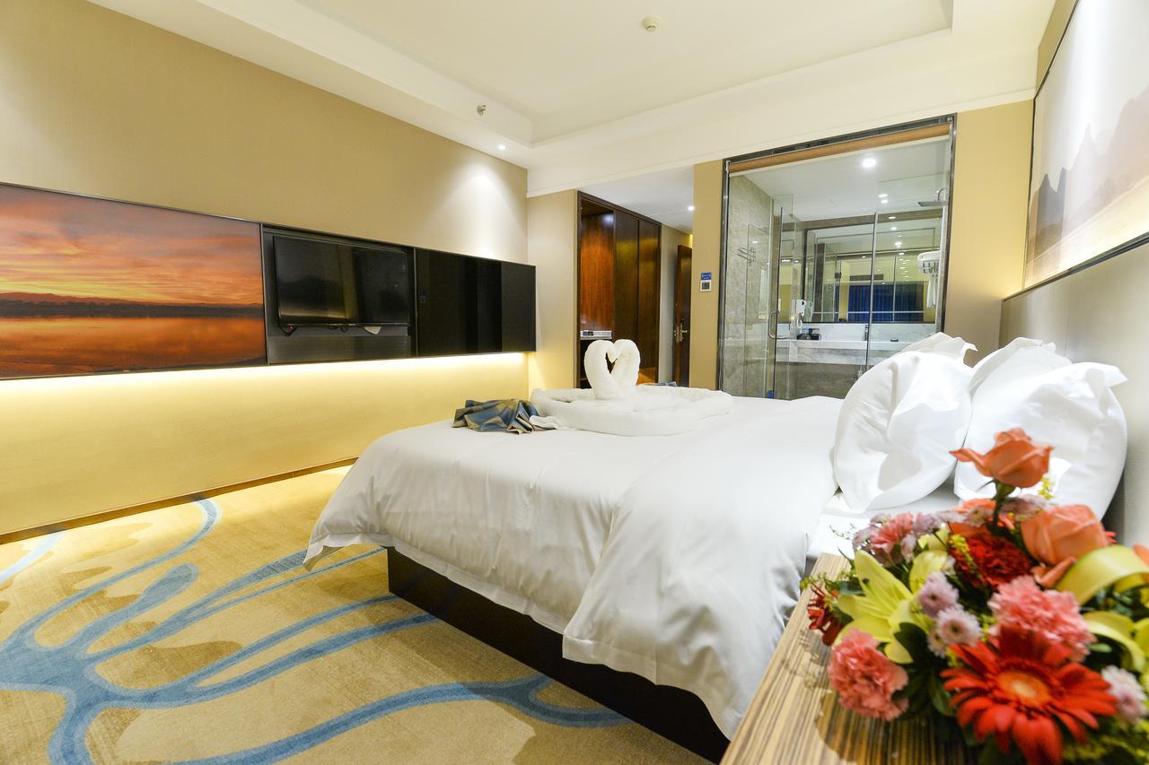 Manhatton Hotel Guilin North Railway Station Bagian luar foto