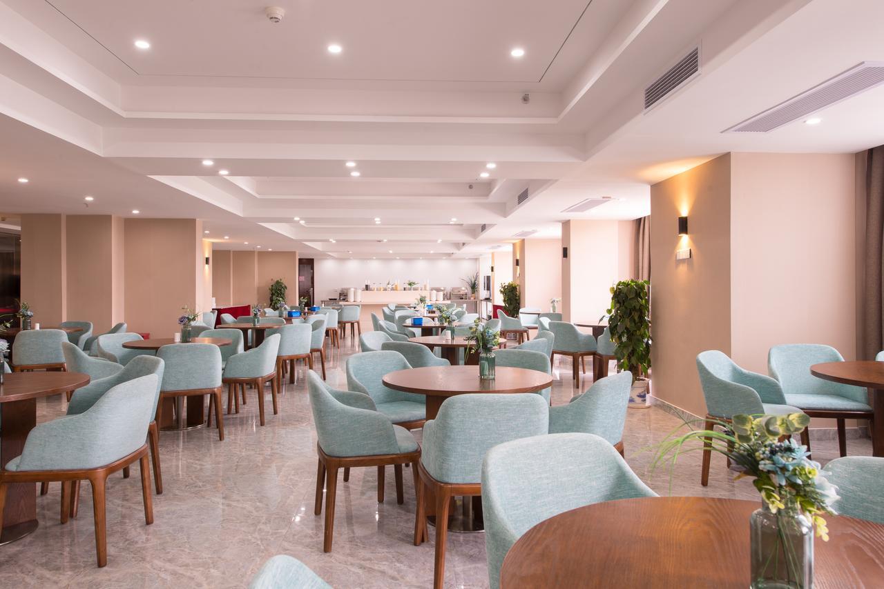 Manhatton Hotel Guilin North Railway Station Bagian luar foto